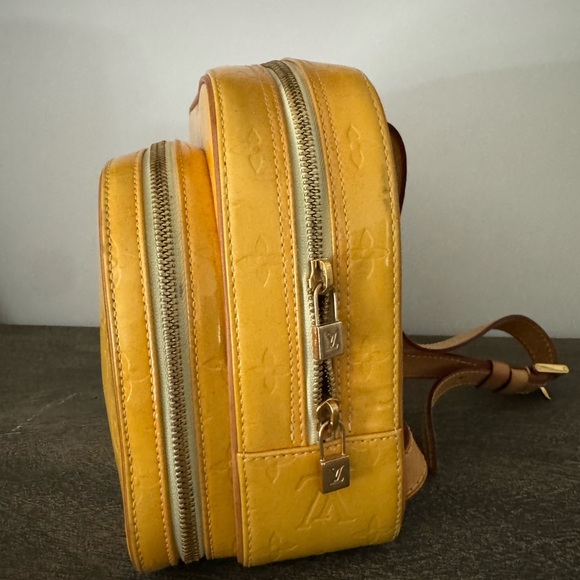 A yellow Louis Vuitton backpack - Picture 2 of 6